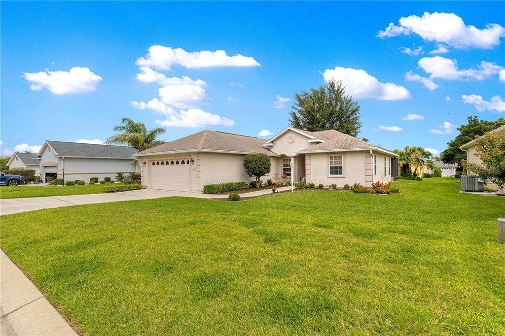 Photo of 12225 SE 173rd Street Pl, Summerfield, FL 34491 (MLS # G5117375)