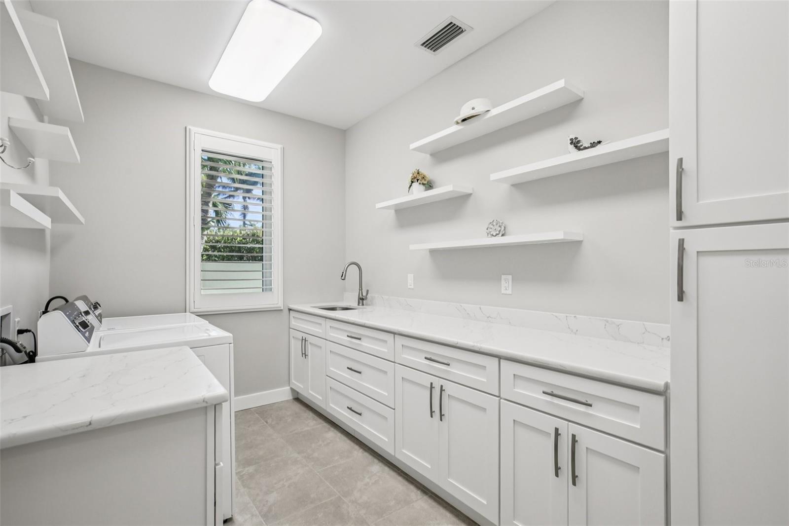 SAINT ARMANDS DIV JOHN RINGLING ESTATES - Residential