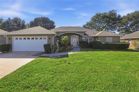 Photo of 1023 Princeton Drive, Clermont, FL 34711 (MLS # G5105911)
