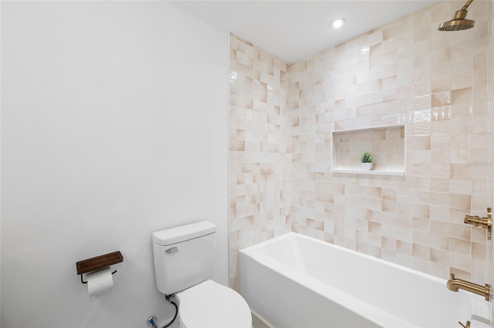 CARROLLWOOD VILLAGE SEC 1 - Residential