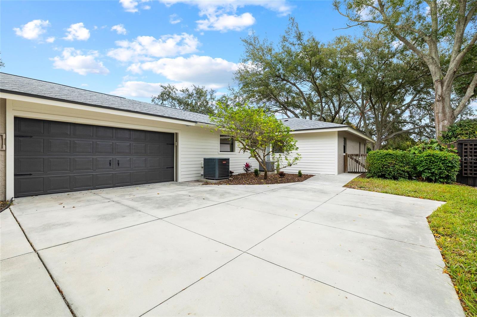 CARROLLWOOD VILLAGE SEC 1 - Residential