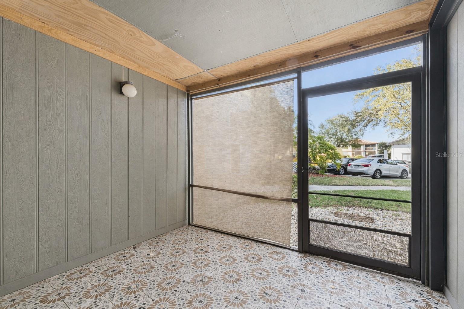 SOUTHPOINTE CONDO - Residential