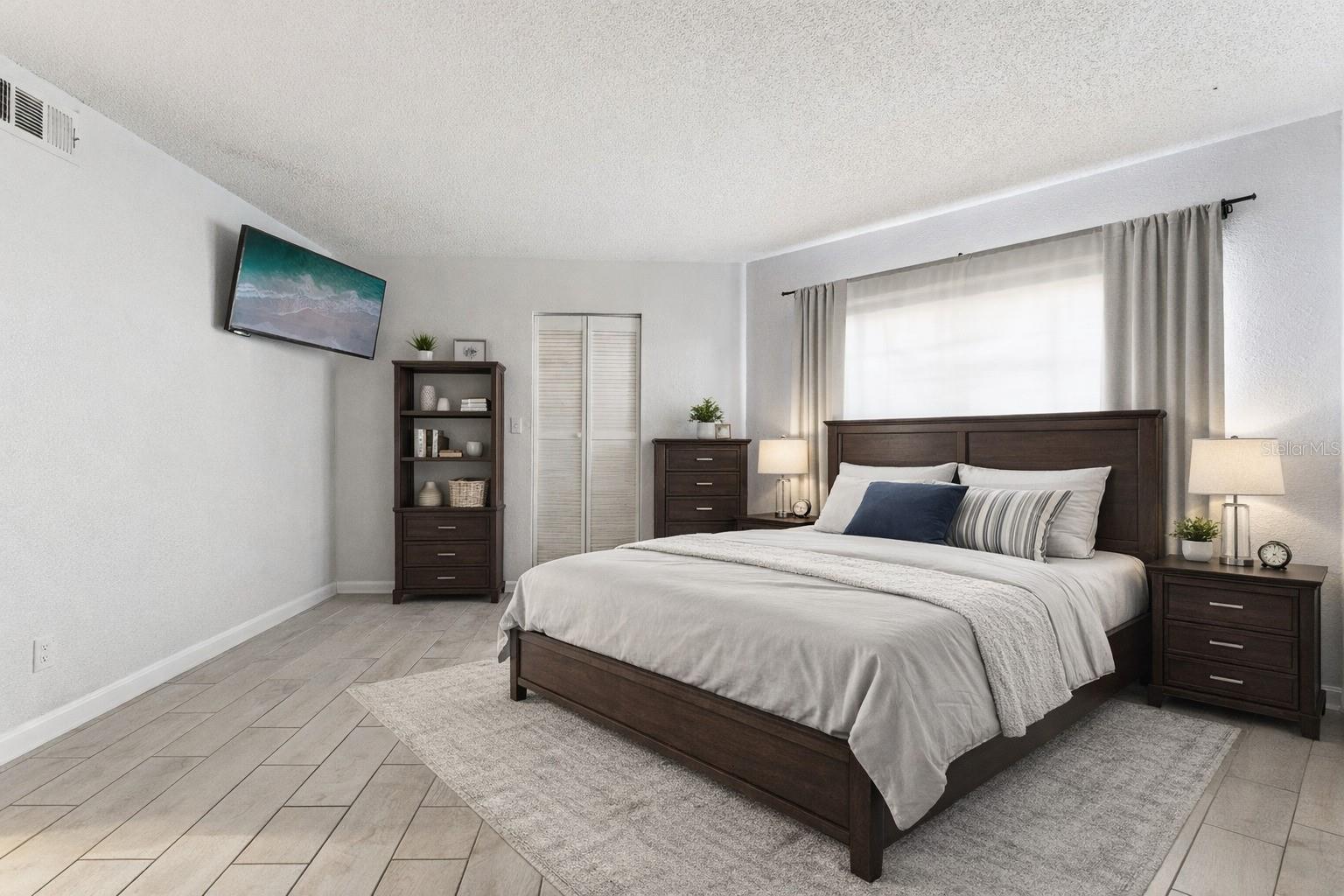 SOUTHPOINTE CONDO - Residential