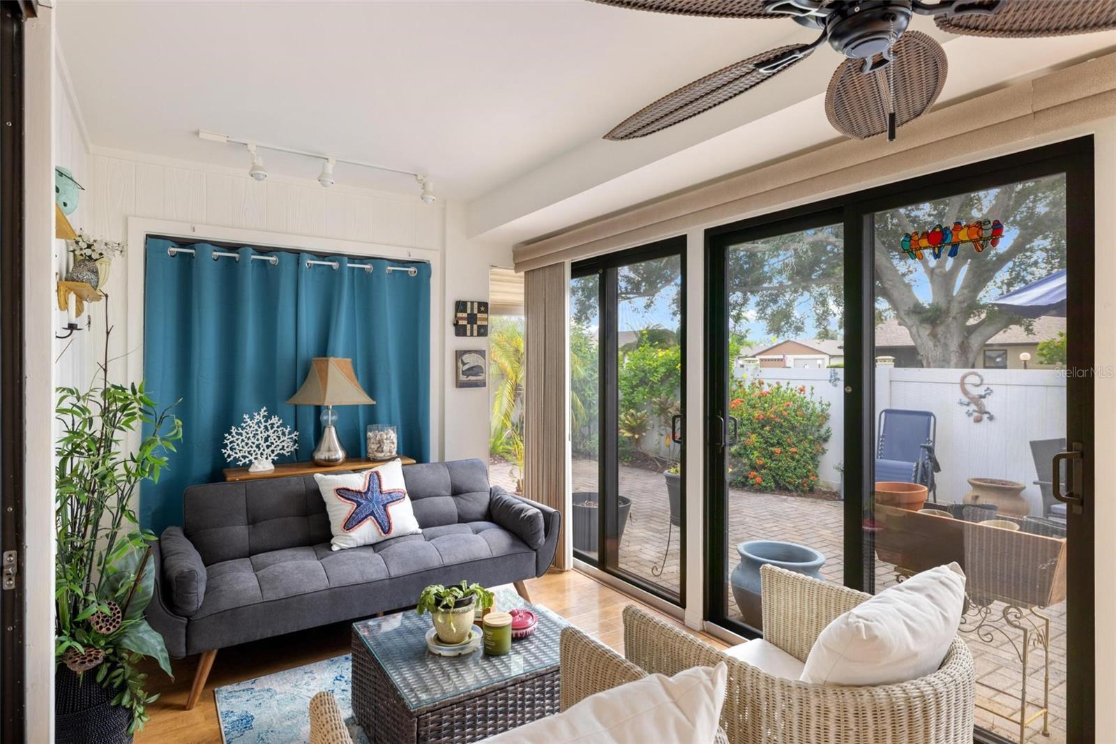 CURRY COVE - Residential
