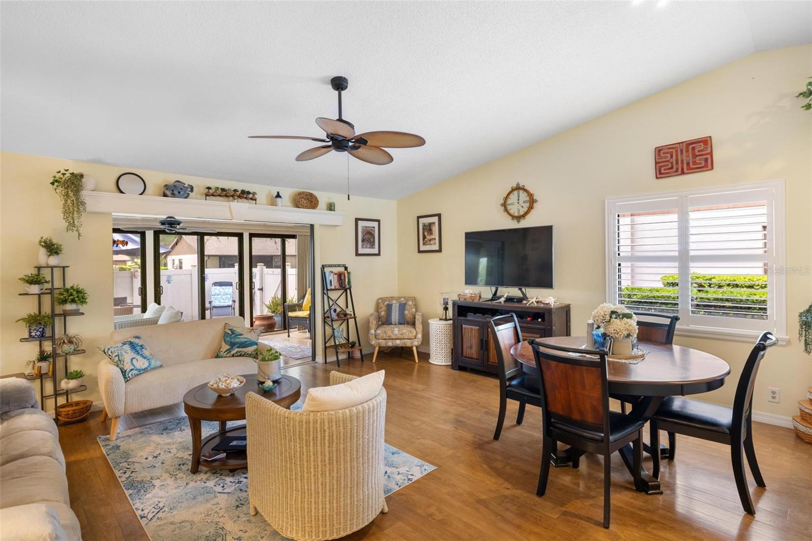 CURRY COVE - Residential