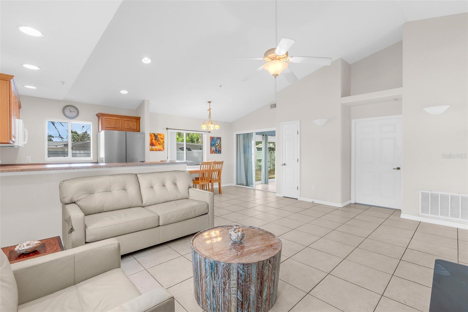 CAMARY MAUD GROVES SEC 02 - Residential