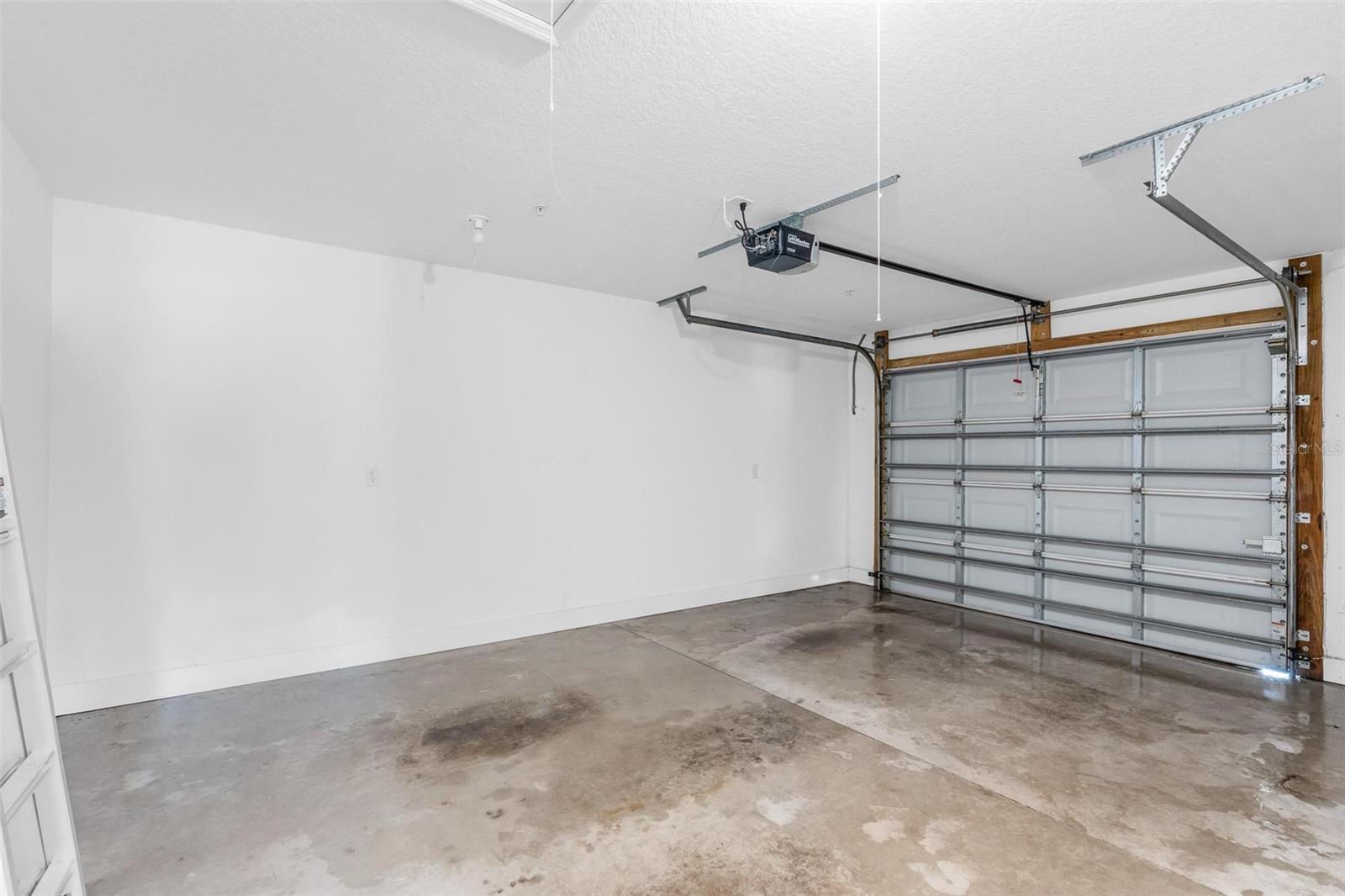 CAMARY MAUD GROVES SEC 02 - Residential
