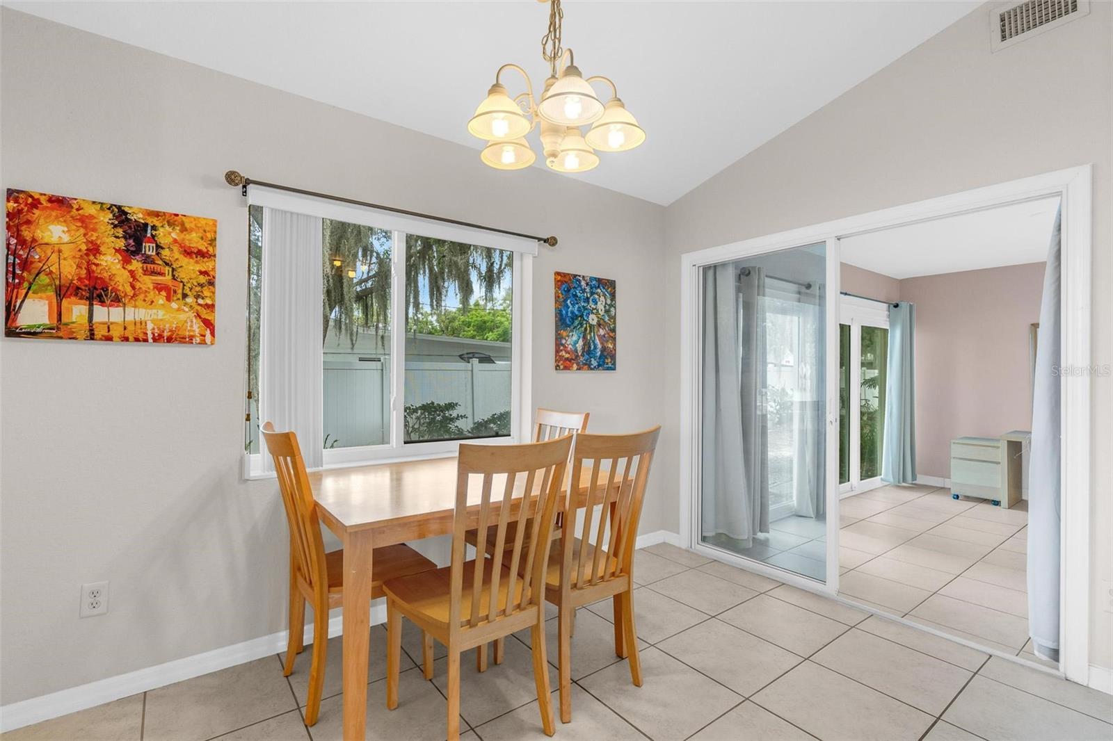 CAMARY MAUD GROVES SEC 02 - Residential