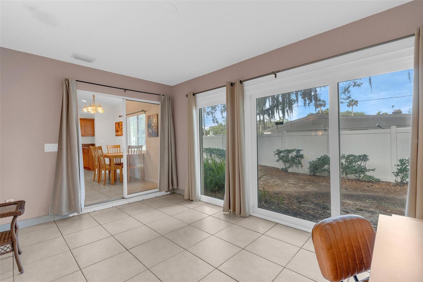 CAMARY MAUD GROVES SEC 02 - Residential