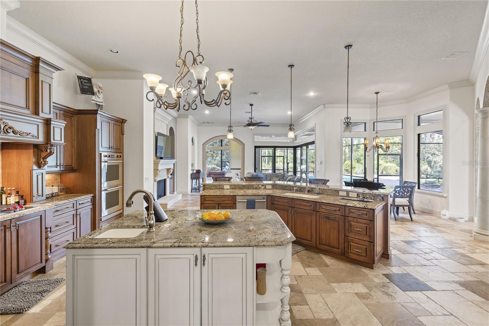 BELLA COLLINA - Residential