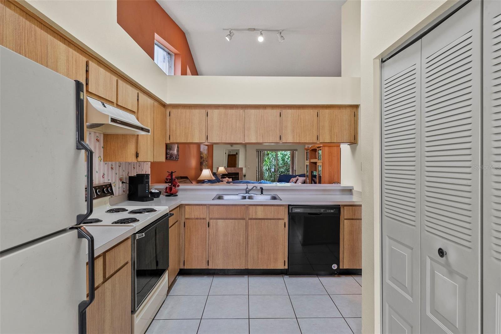 COUNTRYWAY PRCL B TRCT 1 PH - Residential