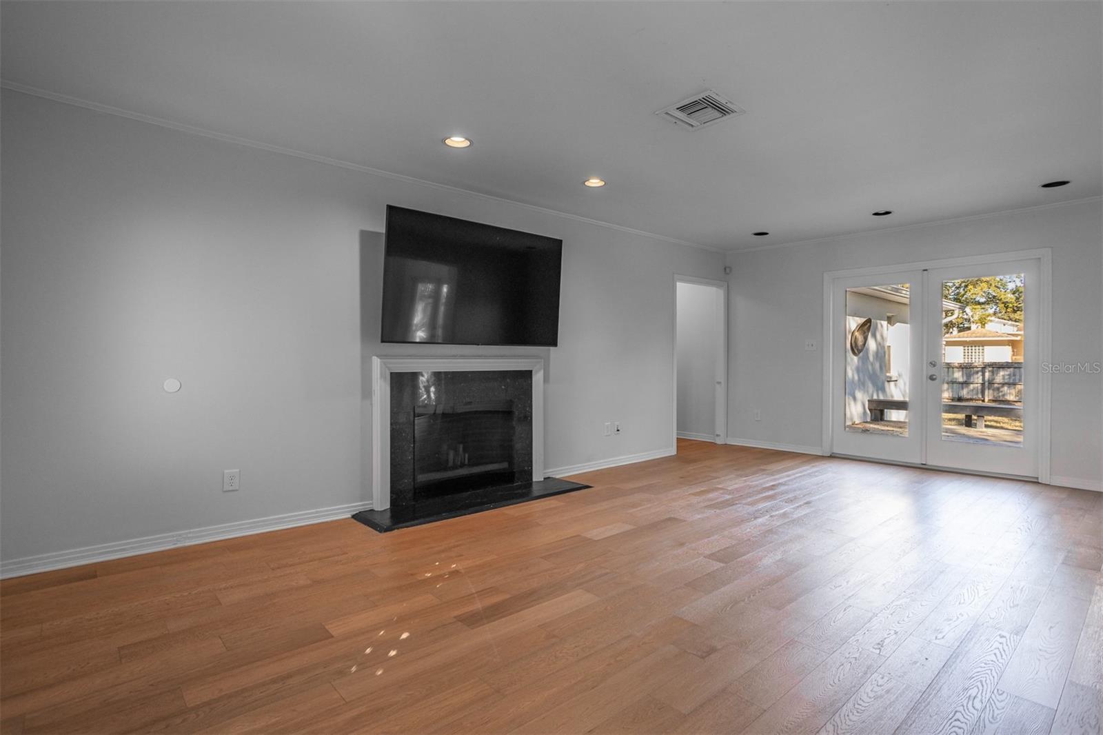 4107 W MULLEN AVENUE