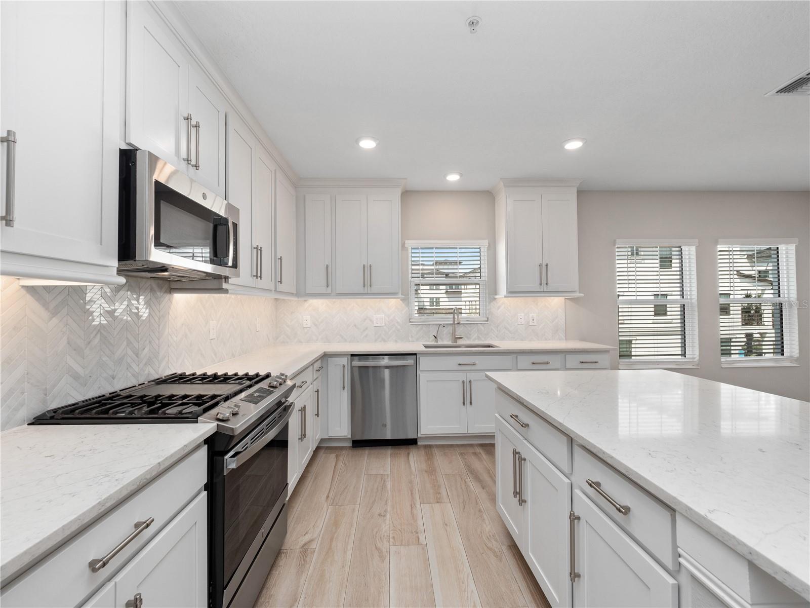 INLET SHORE TWNHMS PH 2A & 2B - Residential