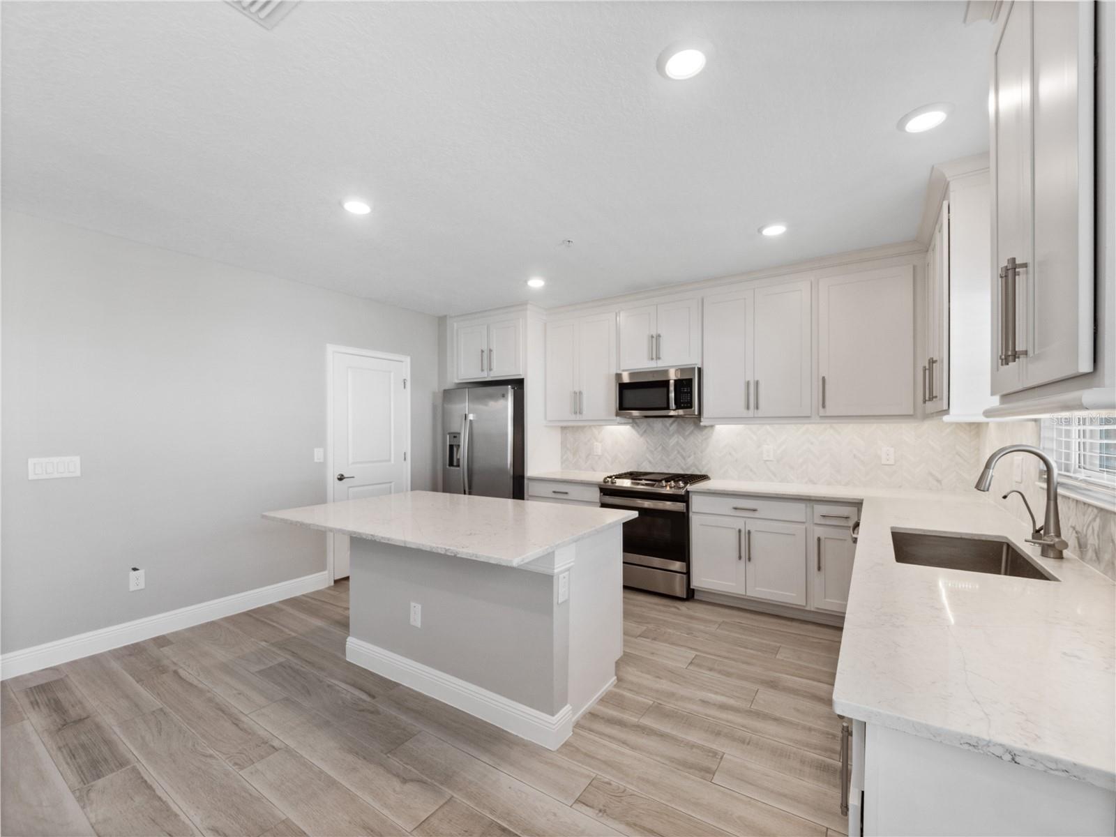 INLET SHORE TWNHMS PH 2A & 2B - Residential