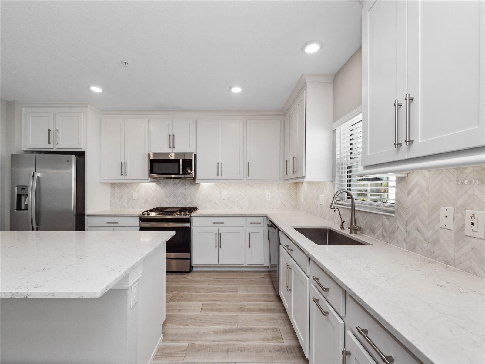 INLET SHORE TWNHMS PH 2A & 2B - Residential