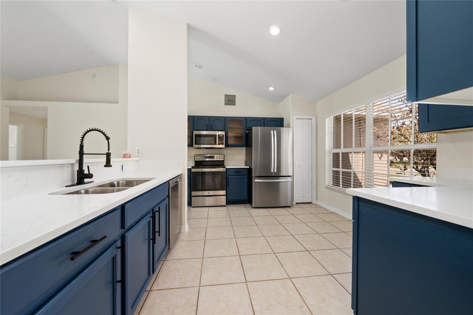 CANOE CREEK LAKES UNIT 4 - Residential