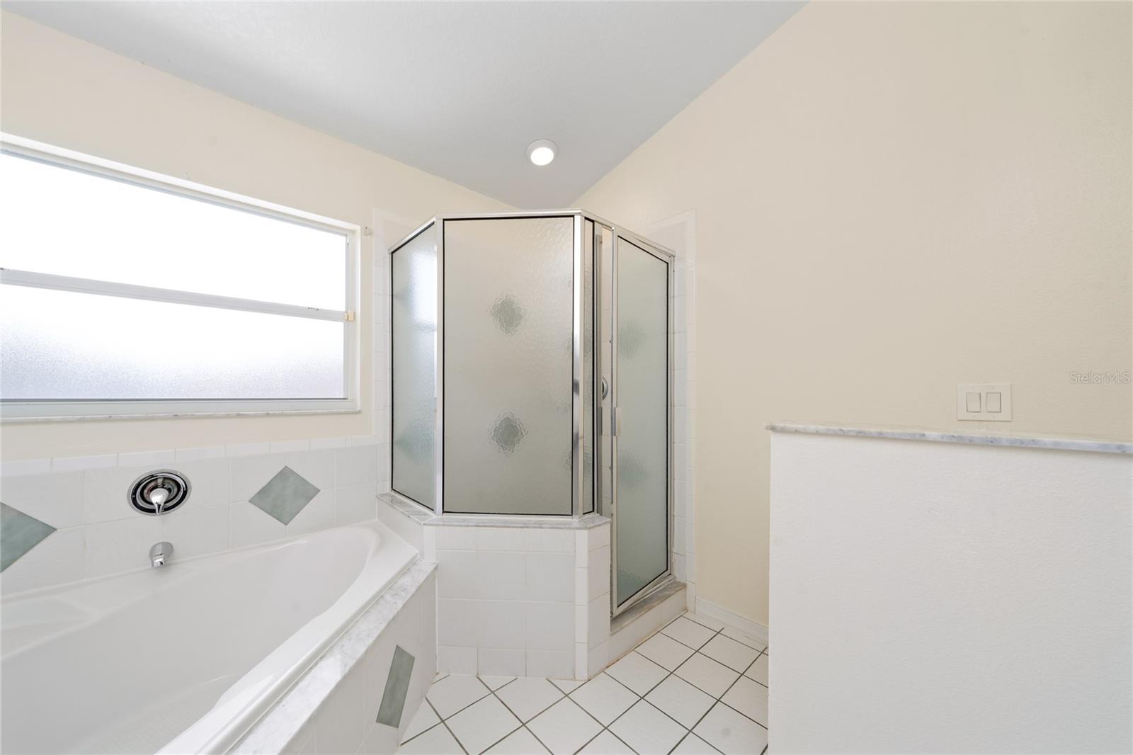 CANOE CREEK LAKES UNIT 4 - Residential