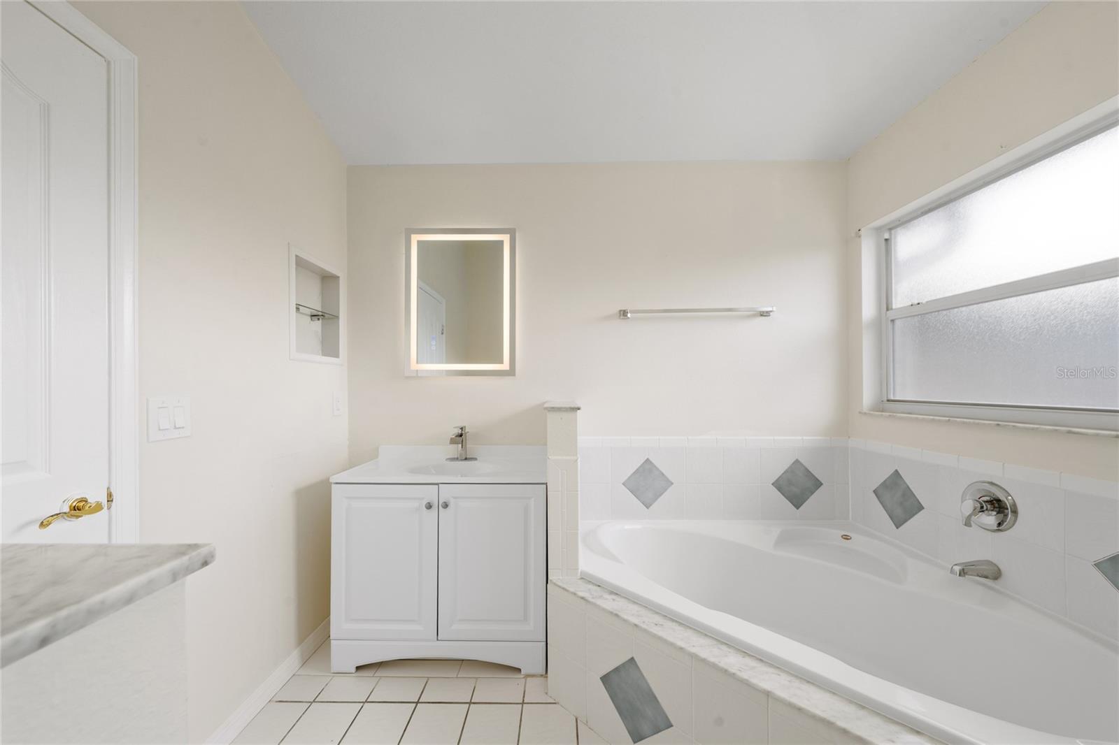 CANOE CREEK LAKES UNIT 4 - Residential