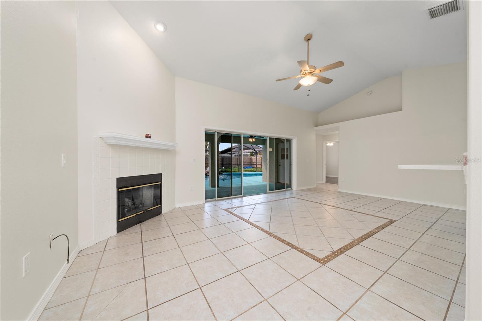 CANOE CREEK LAKES UNIT 4 - Residential