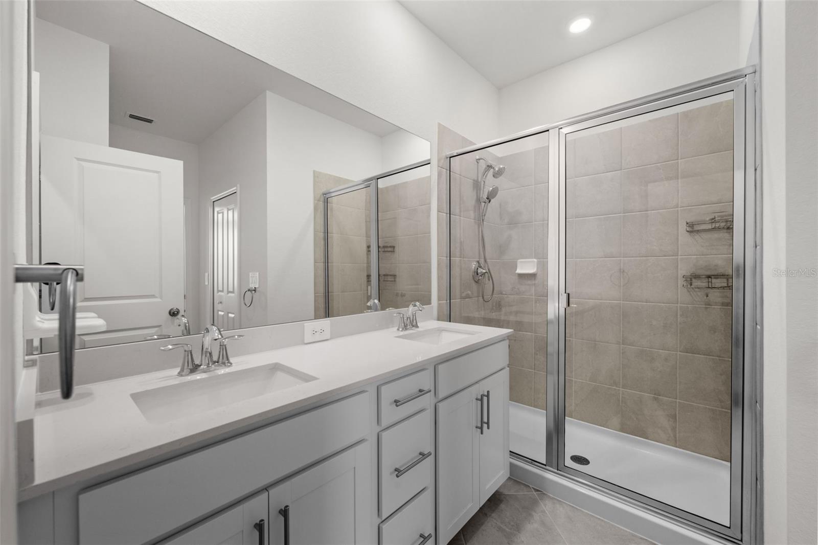 TUCKERS COVE - Residential