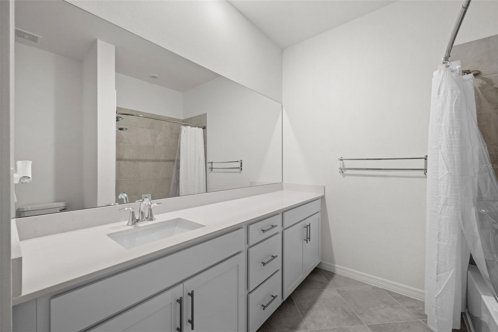 TUCKERS COVE - Residential