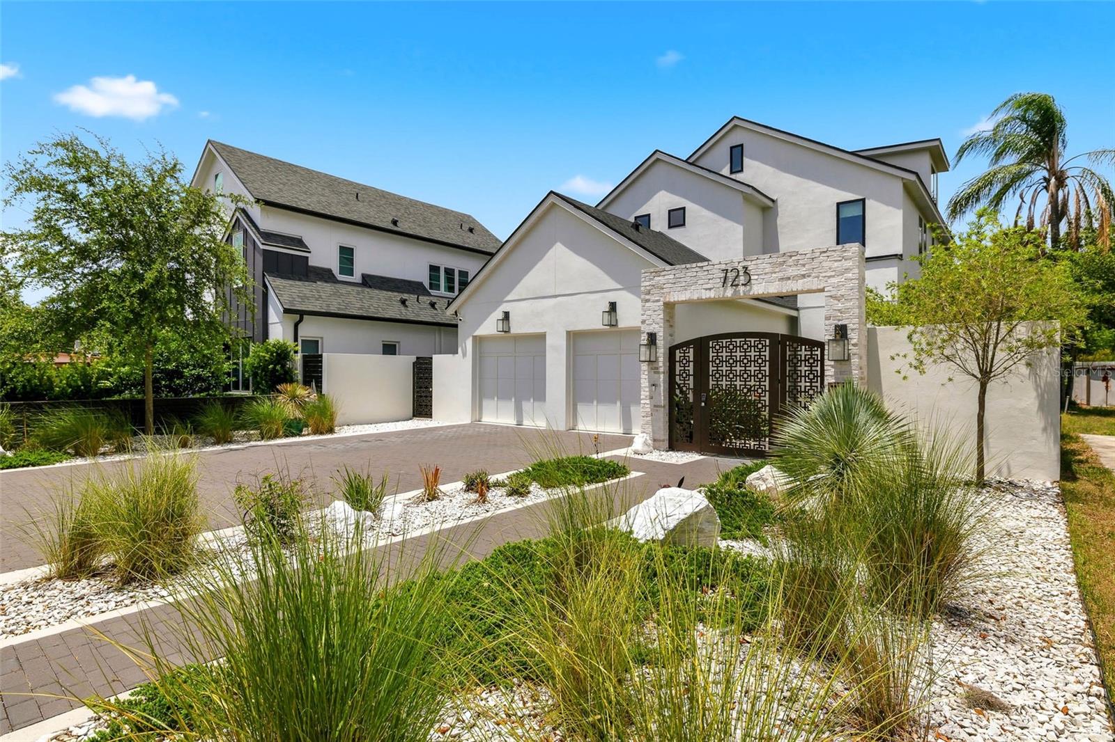 Casas a venda 2 - Jen Dantas 723 SYMONDS AVENUE