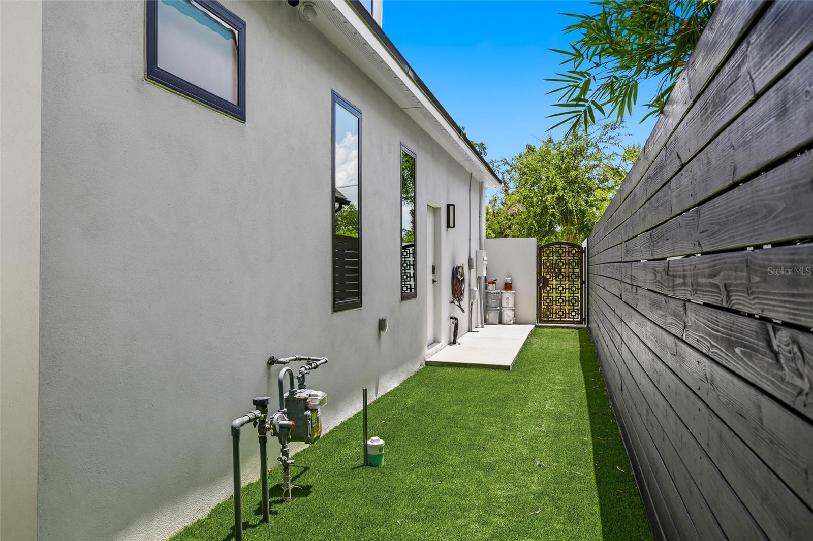 HORTON AARON - Residential