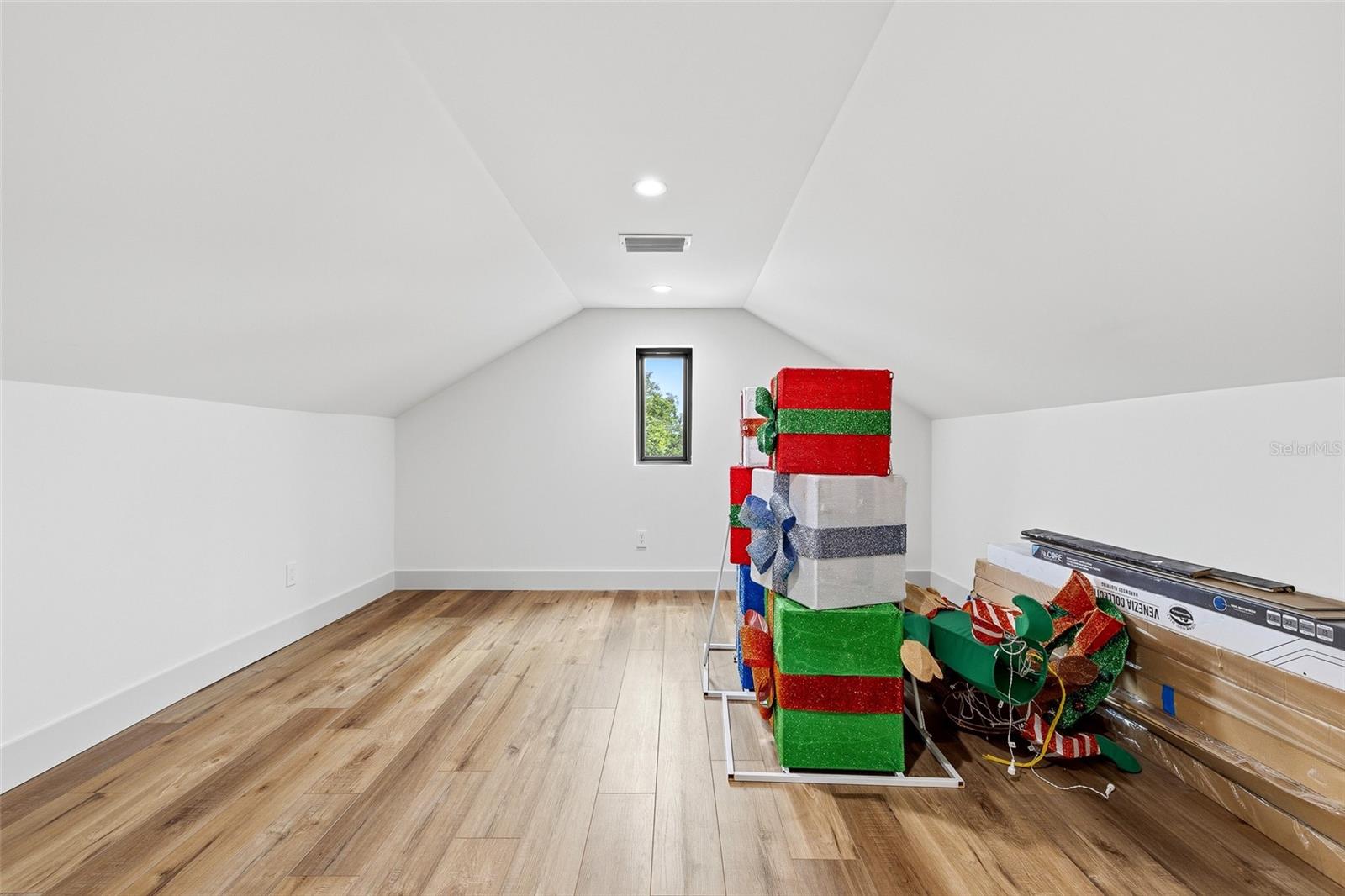 HORTON AARON - Residential