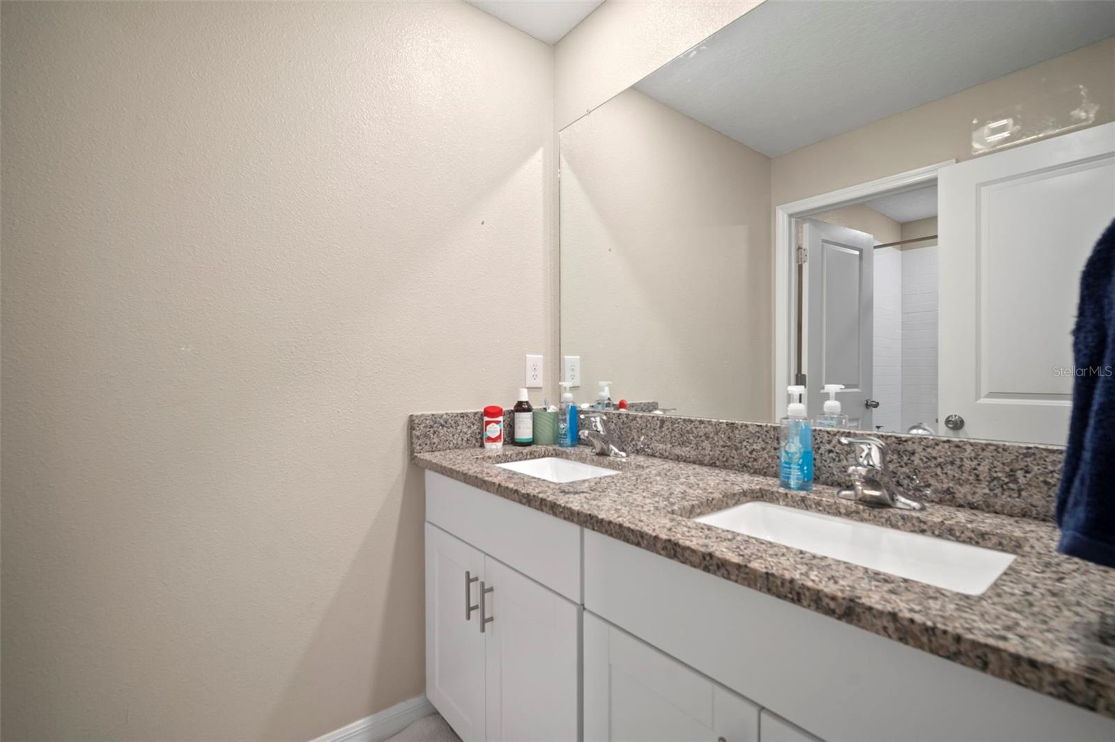 BERRY BAY SUB - Residential Lease