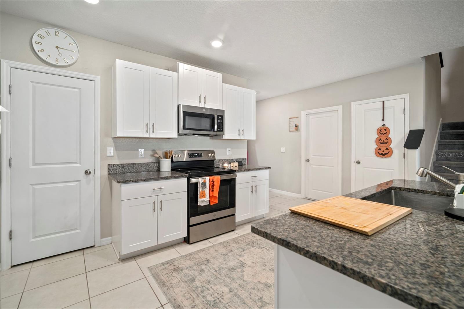 BERRY BAY SUB - Residential Lease