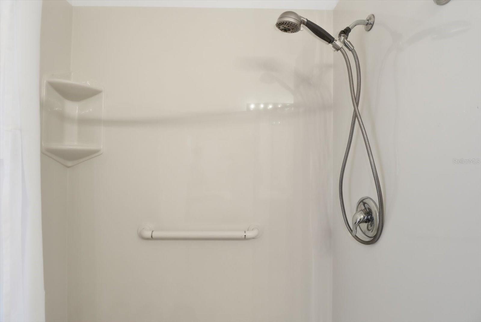 CRYSTAL OAKS EIGHTH ADD - Residential