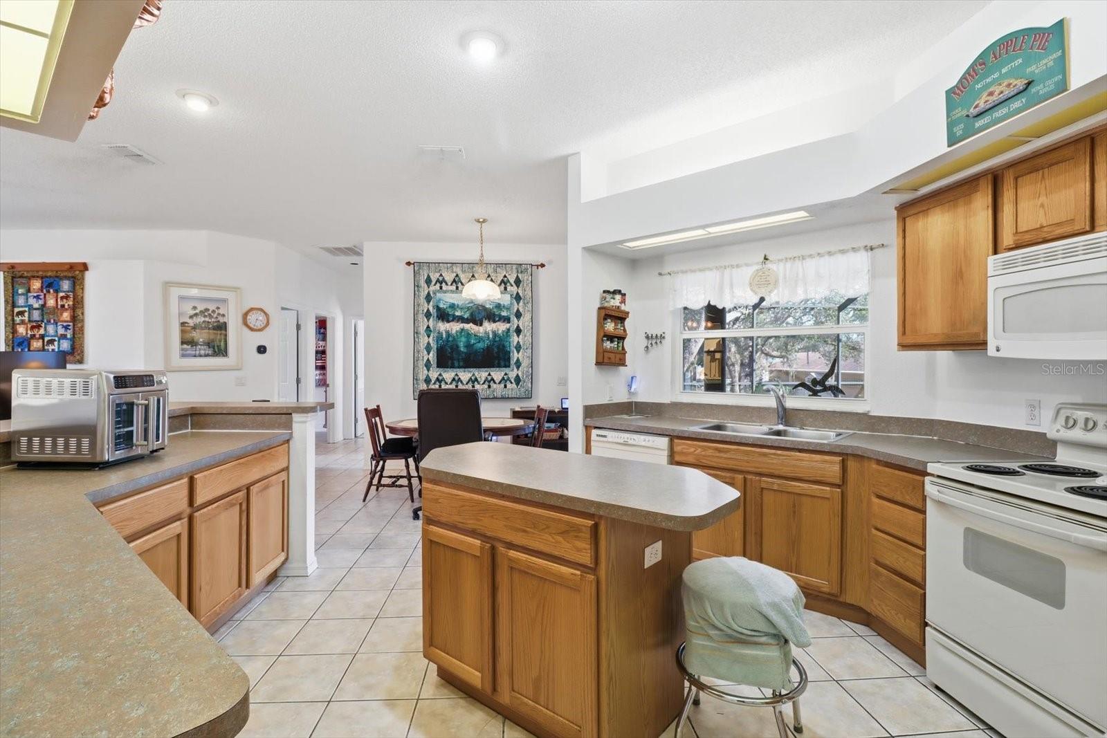 CRYSTAL OAKS EIGHTH ADD - Residential