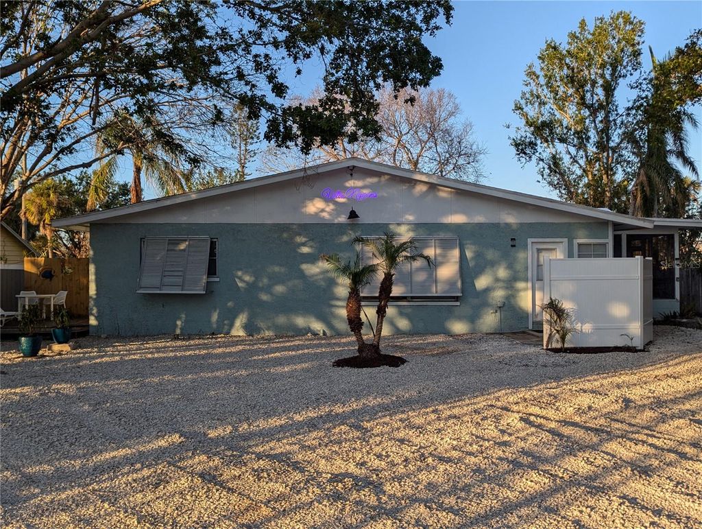 Photo of 114 Nippino Trail W, Nokomis, FL 34275 (MLS # O6336910)