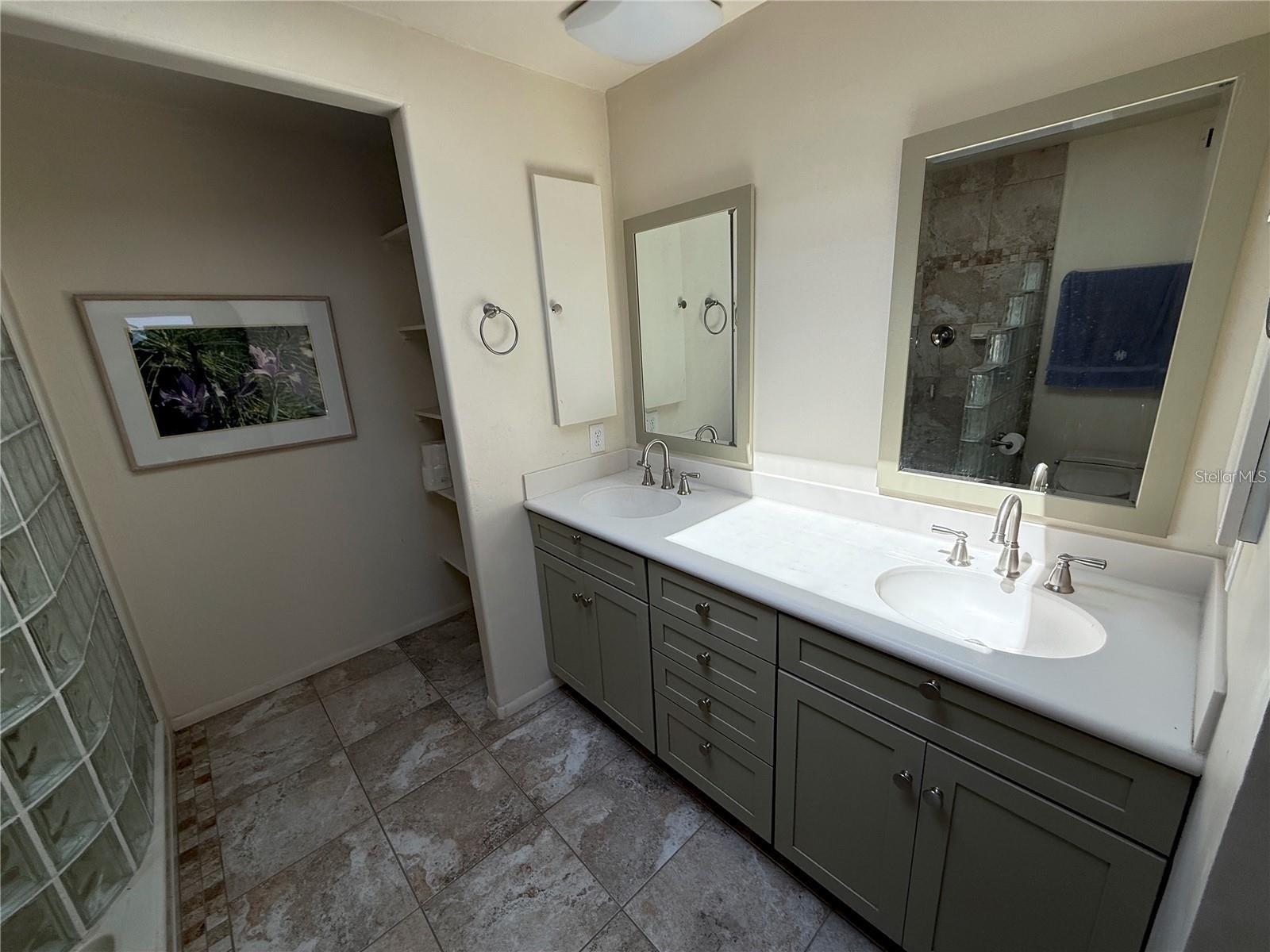 EMERALD POINTE VILLAS PH 02 - Residential