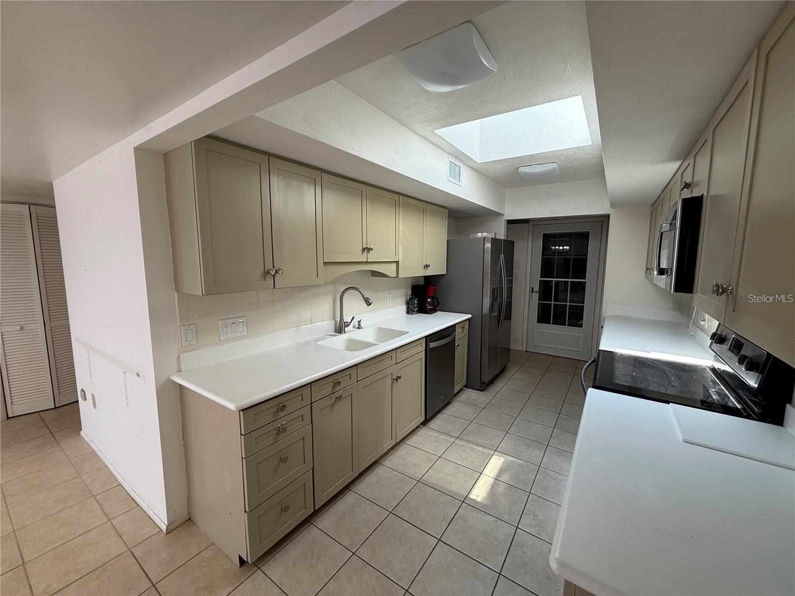 EMERALD POINTE VILLAS PH 02 - Residential