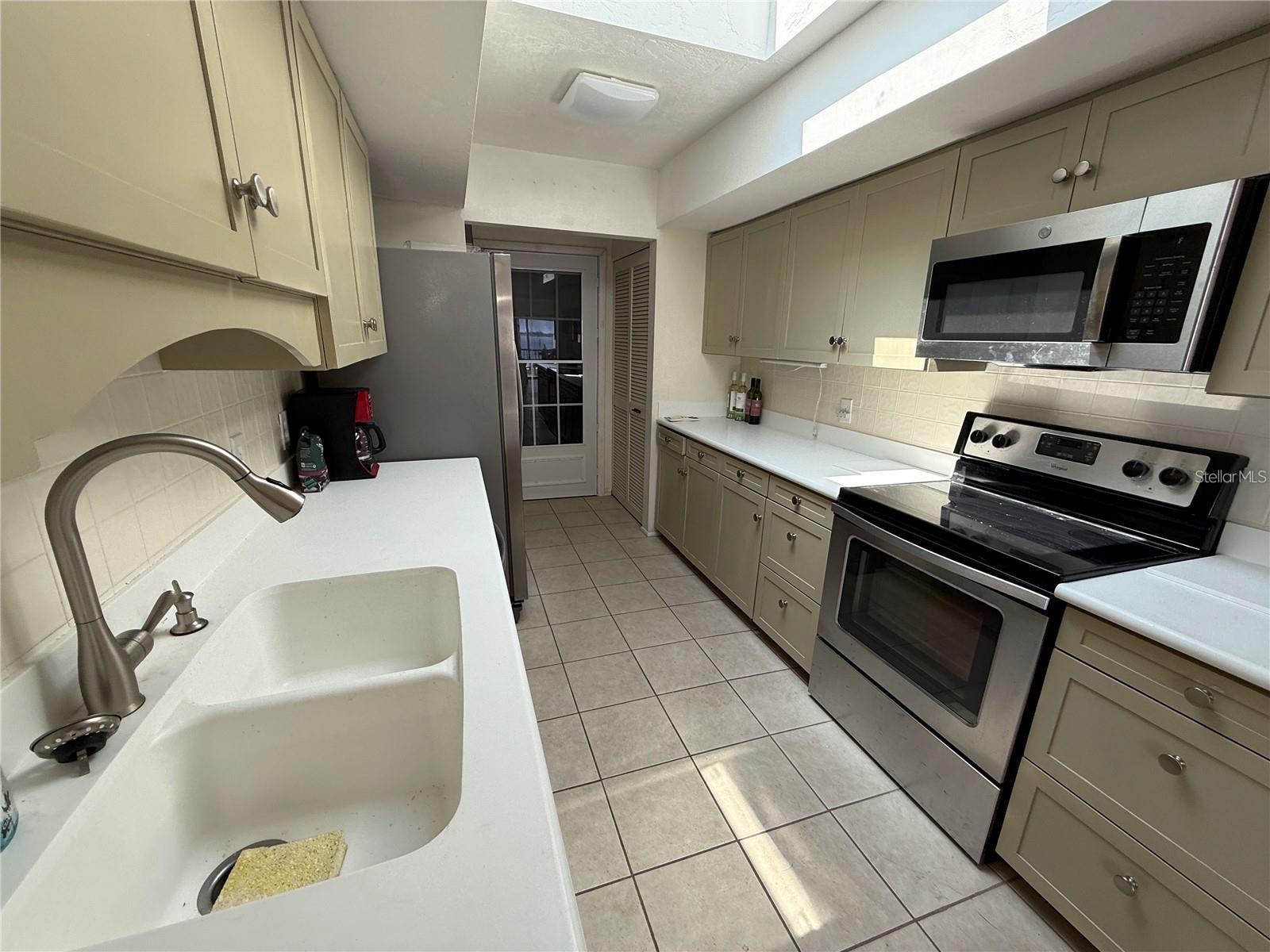 EMERALD POINTE VILLAS PH 02 - Residential