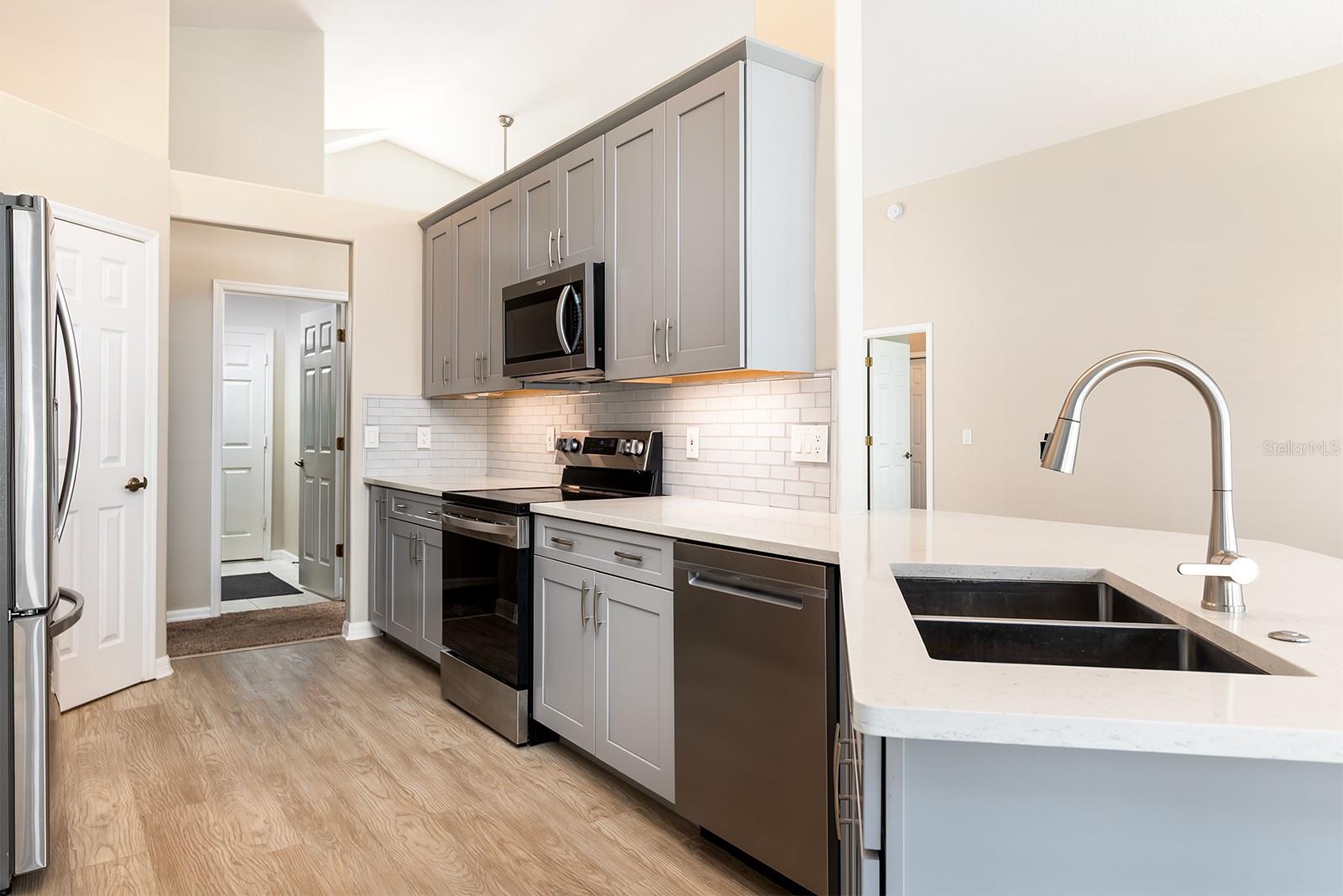 THE GLADES ON SYLVAN LAKE - Residential