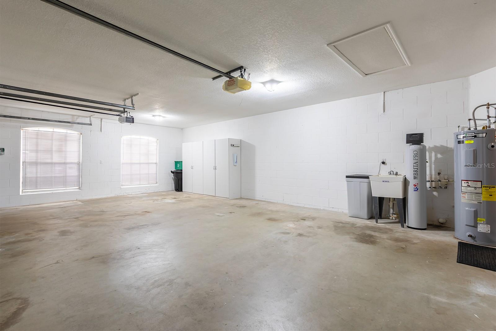 THE GLADES ON SYLVAN LAKE - Residential