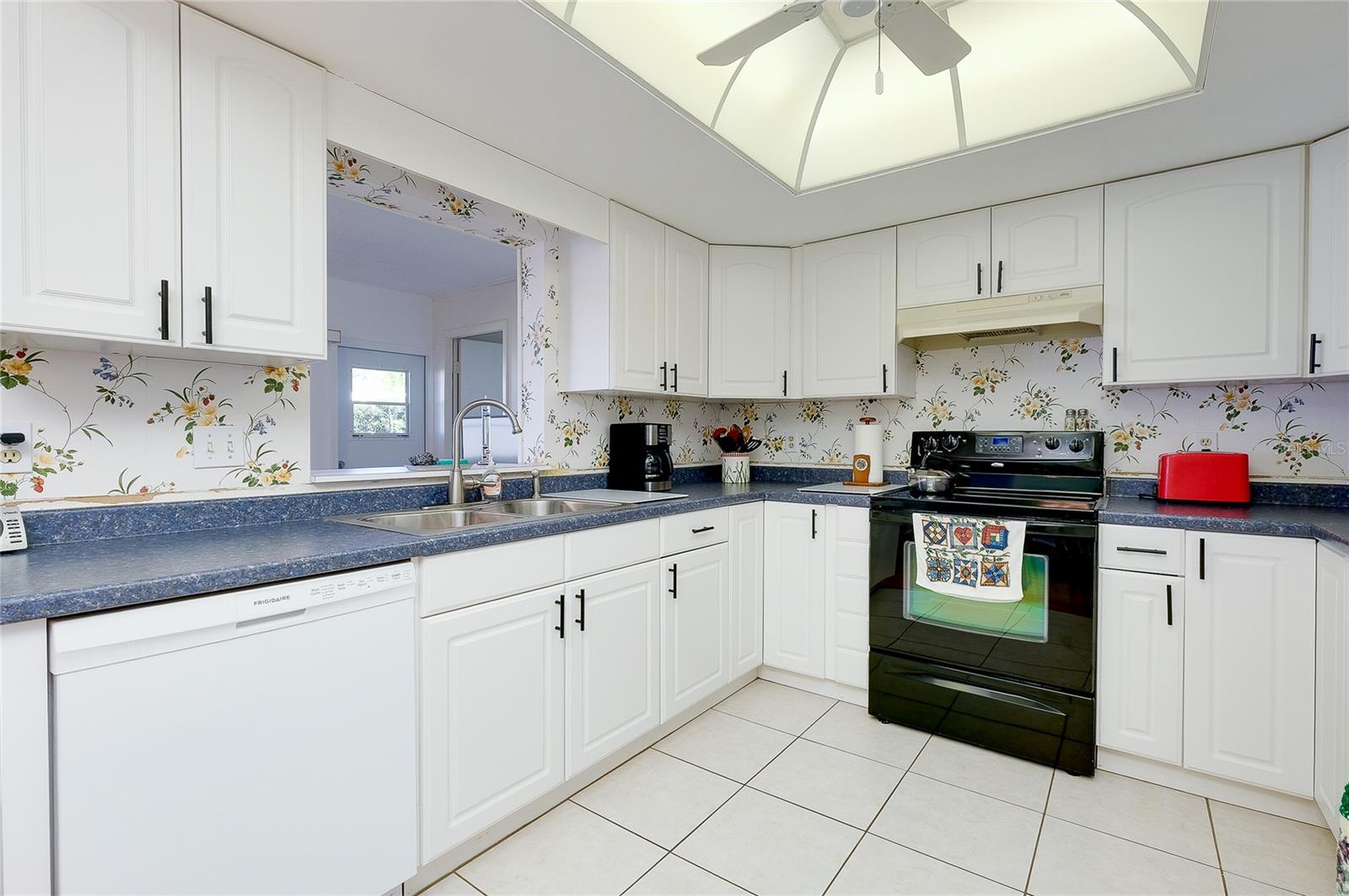 CIRCLE WOODS OF VENICE 1 - Residential