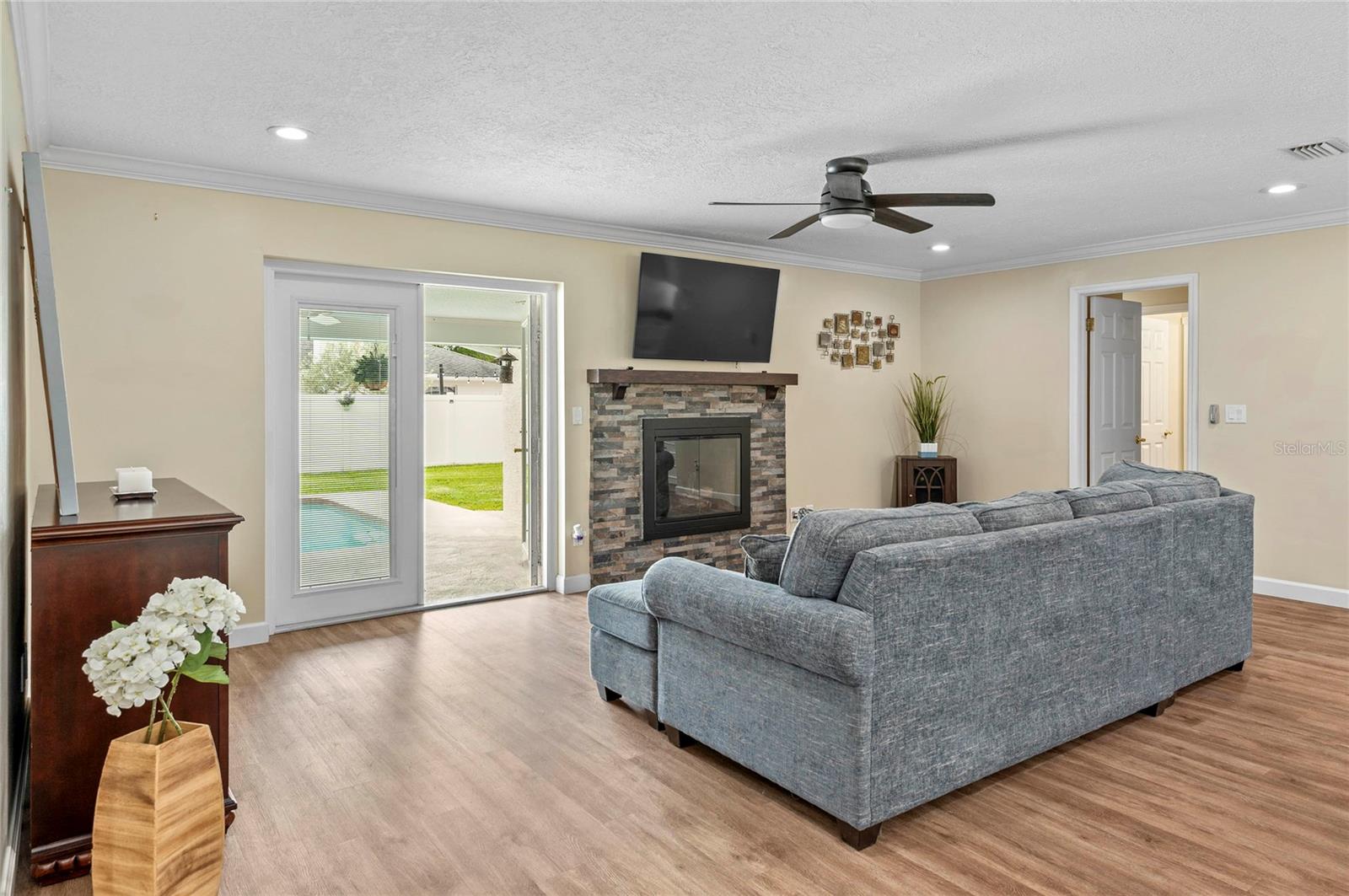 LA FLORESTA UNIT 2 - Residential