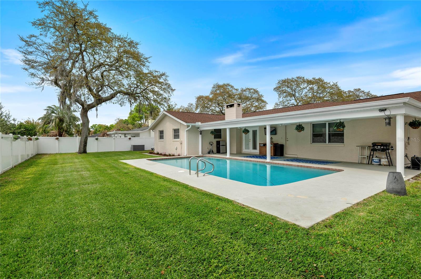 LA FLORESTA UNIT 2 - Residential