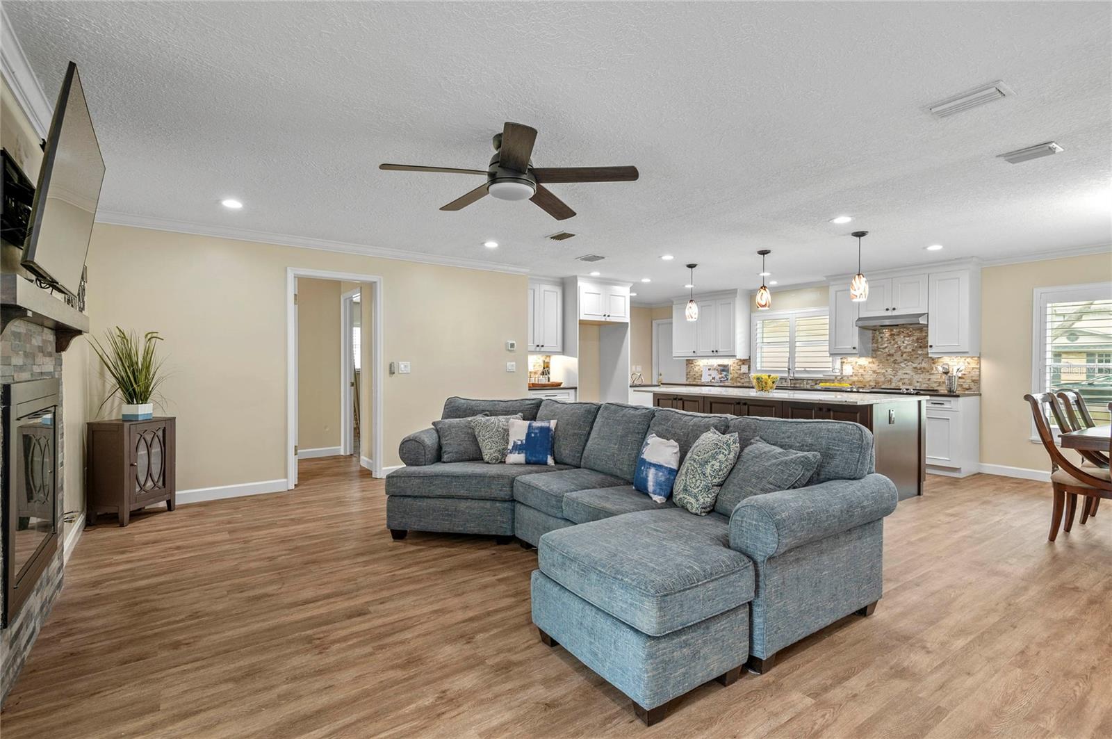 LA FLORESTA UNIT 2 - Residential