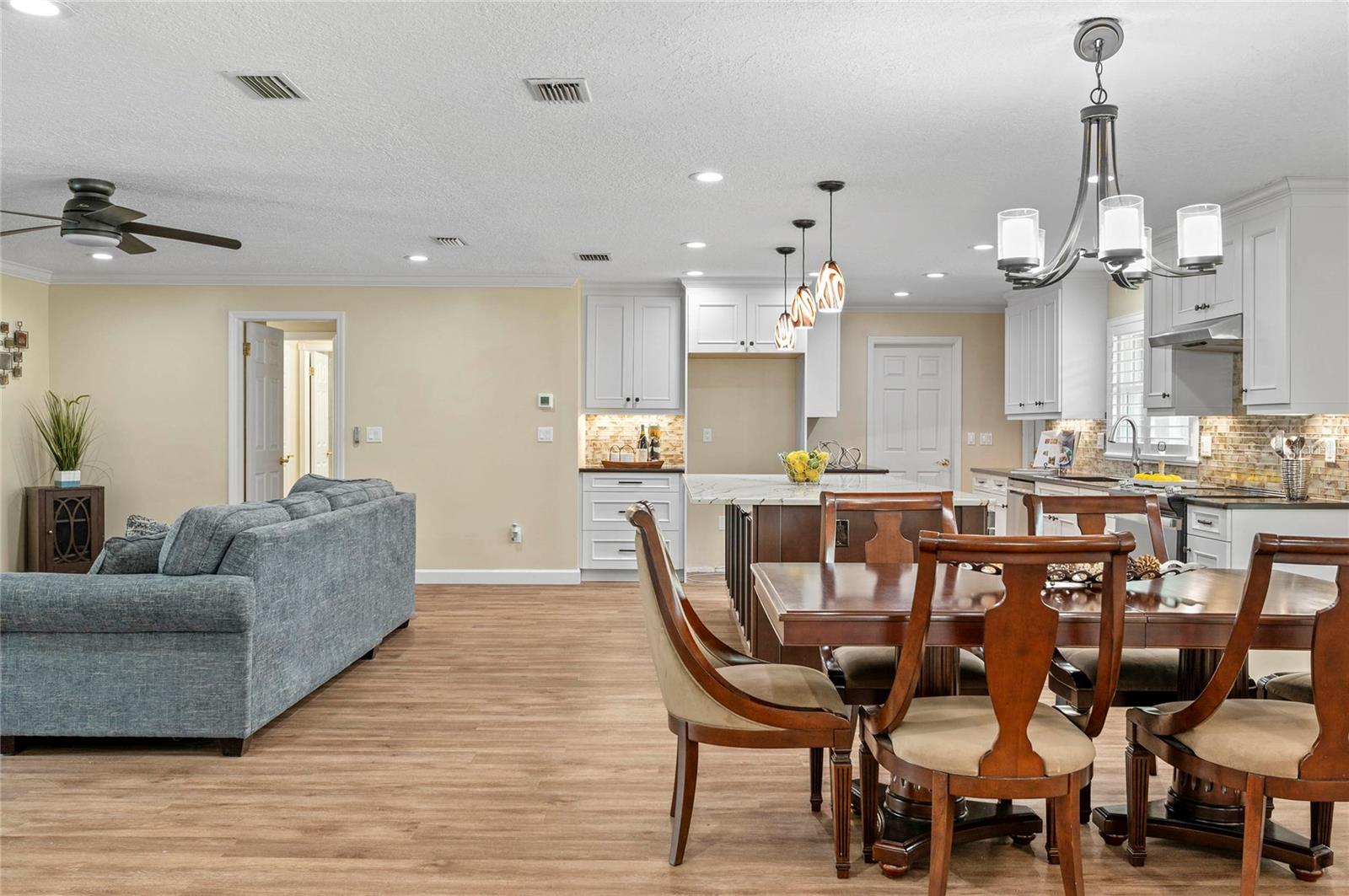 LA FLORESTA UNIT 2 - Residential