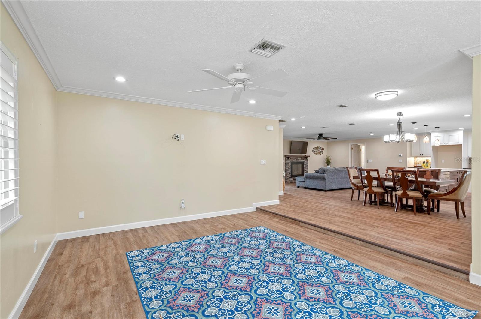 LA FLORESTA UNIT 2 - Residential