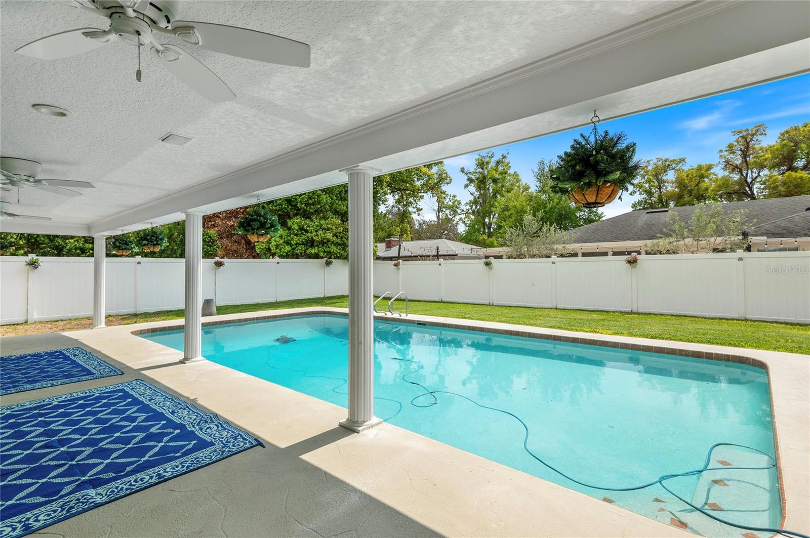 LA FLORESTA UNIT 2 - Residential