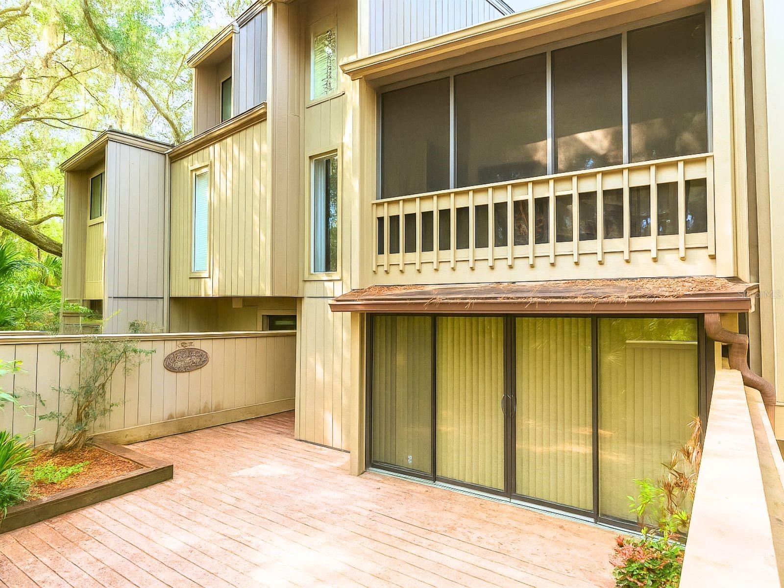 CROWN OAKS - Residential