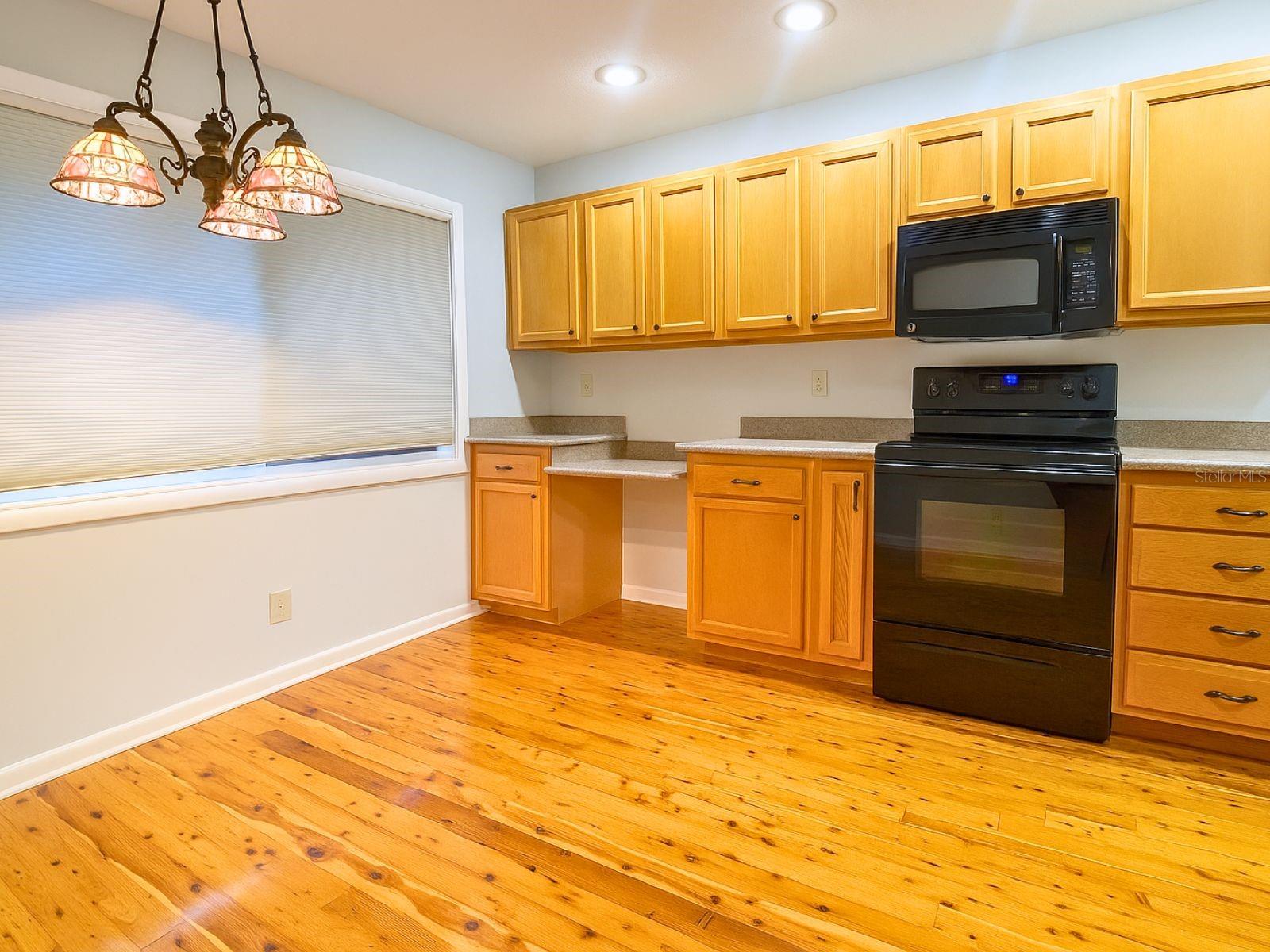 CROWN OAKS - Residential