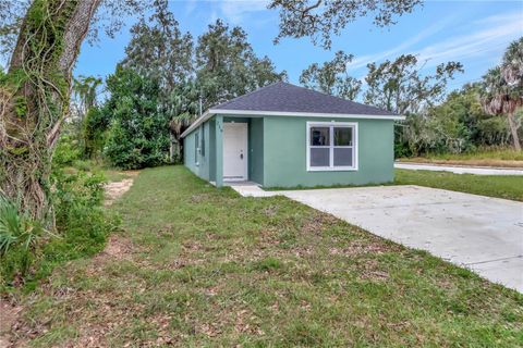 A home in LAKE WALES