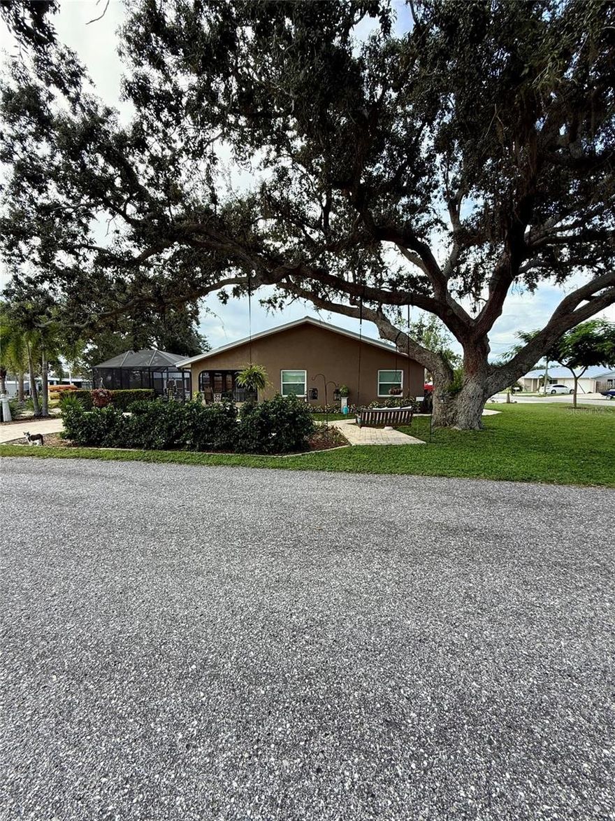 Welcome to this charming salt-water canal retreat in the heart of Nokomis! Nestled on a corner lot, 800 Church Street offers the a very nice blend of waterfront living and Florida casual elegance.