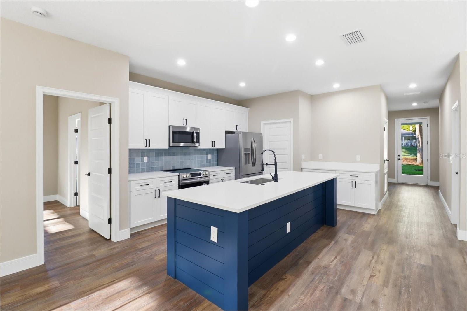 RAINBOW SPGS 05 REP - Residential